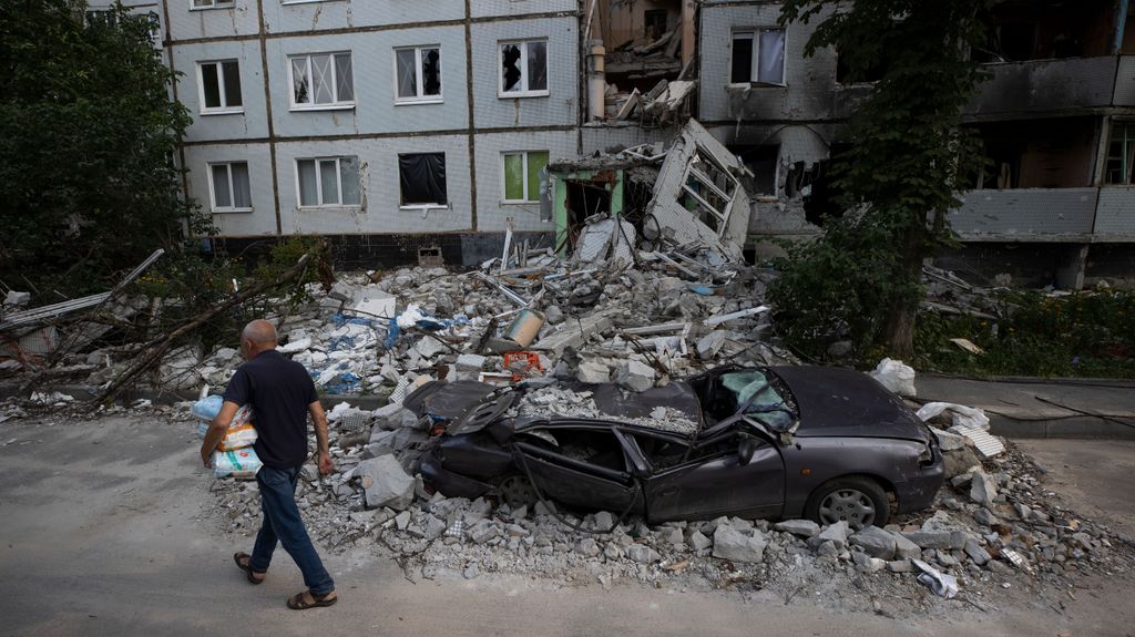 La destrucción causada por el Ejército de Rusa en el barrio Saltivka de Járkov, Ucrania