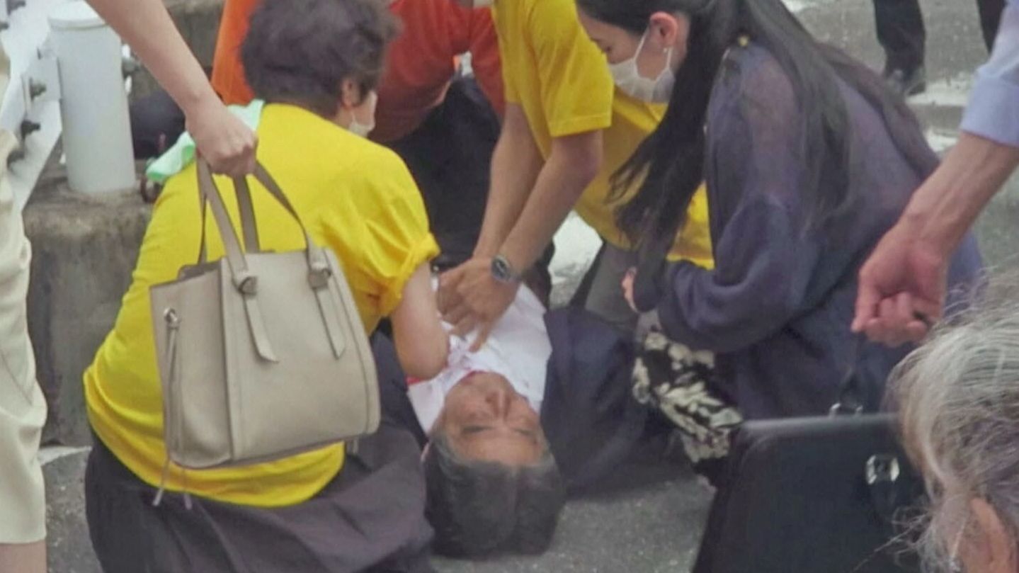 Las imágenes de Shinzo Abe tras recibir un disparo fatal por la espalda (Julio 2022)
