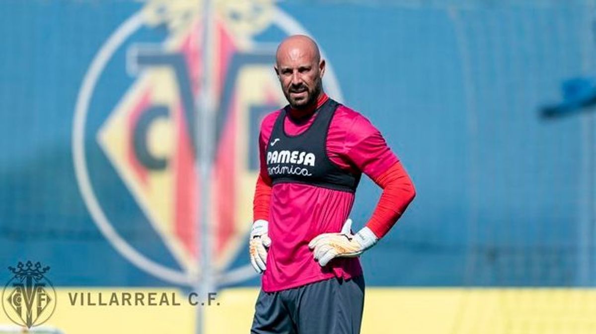 Pepe Reina con el Villarreal Pepe Reina con el Villarreal