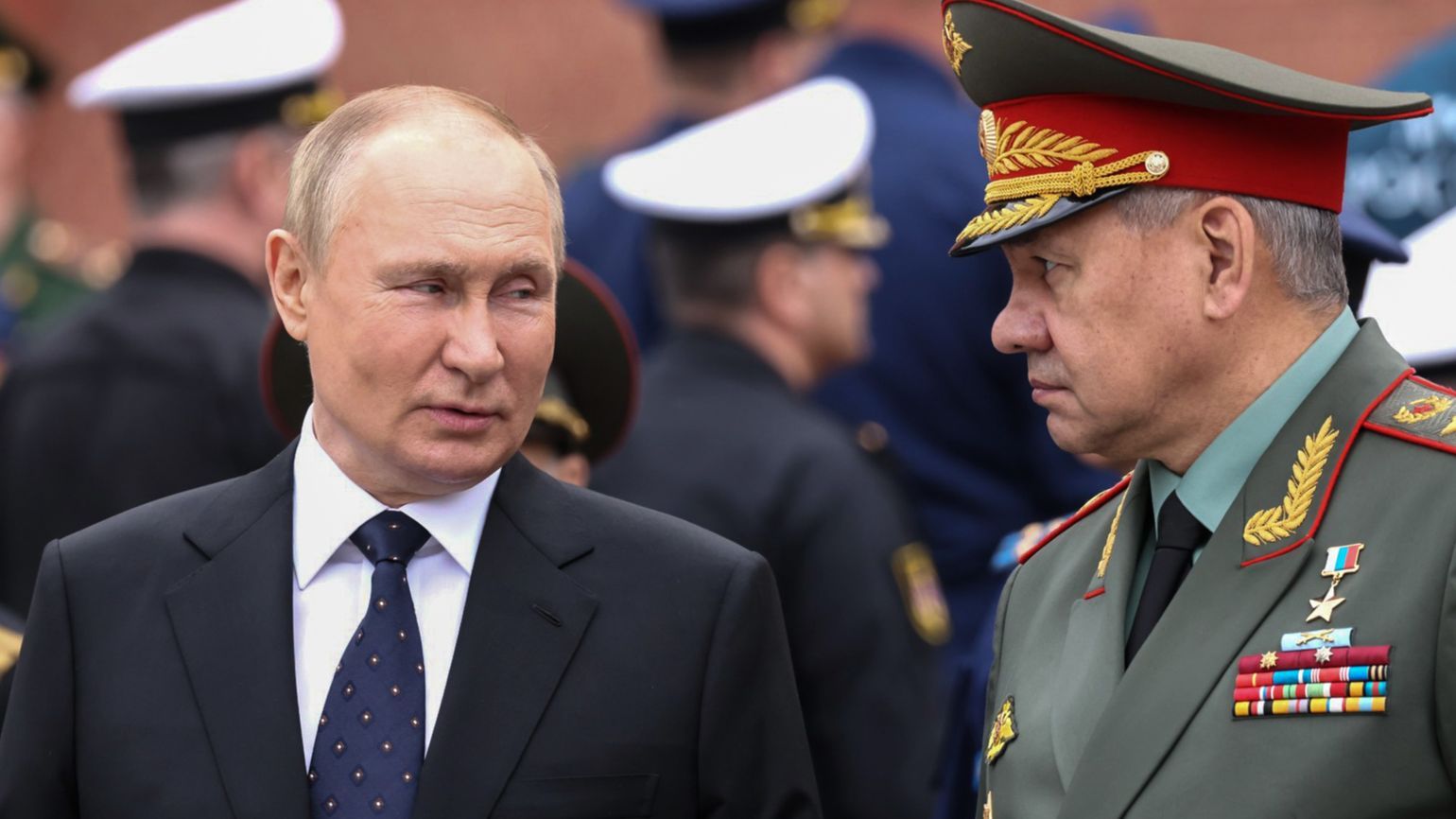 Putin con Shoigu desfile victoria nazismo