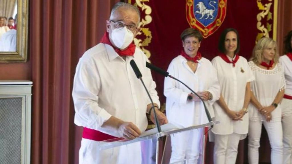 El alcalde de Pamplona, Enrique Maya, positivo en covid, continúa con su agenda en San Fermín