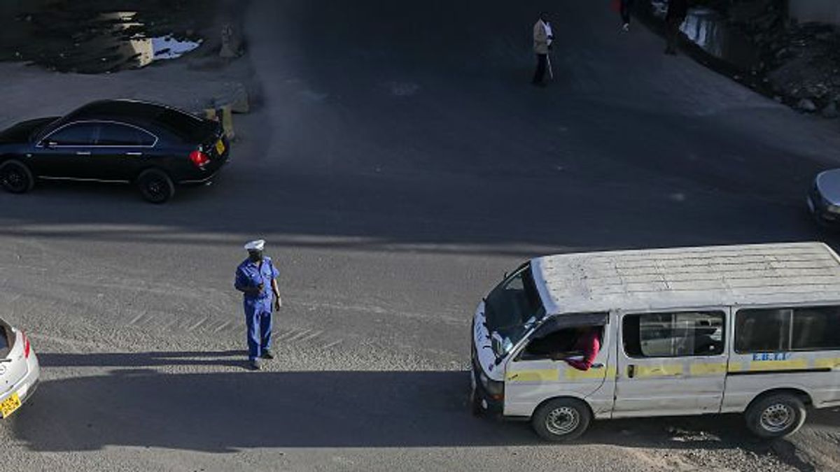 Tragedia en Kenia: 20 personas han muerto tras la colisión frontal de un minibús y un tráiler