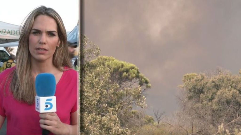 Desalojadas en prevención medio centenar de personas por el incendio forestal de El Ronquillo
