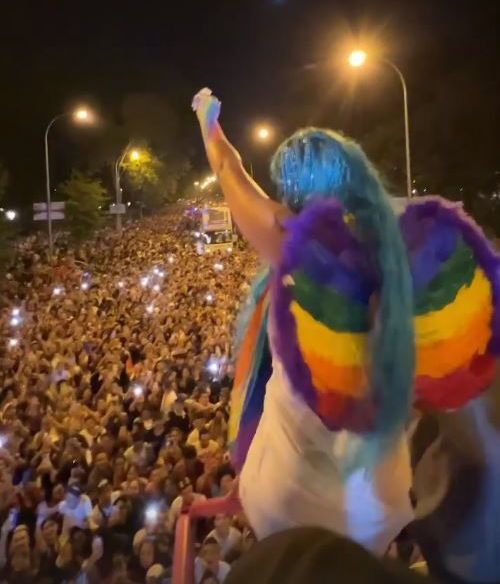 Karol G cantando en el Orgullo LGTBIQ+ 2022 de Madrid