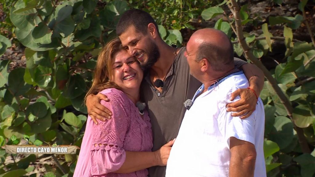 Alejandro le dedica unas bonitas palabras a sus padres: "Soy un superviviente gracias a ellos"