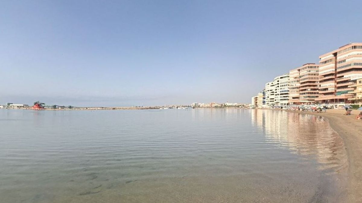 Heridos un hombre y dos niñas de 12 y 15 años en la explosión de un barco en Torrevieja Heridos un hombre y dos niñas de 12 y 15 años en la explosión de un barco en Torrevieja