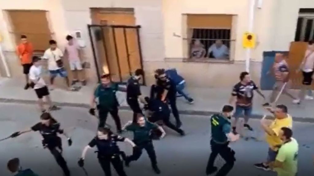 Ingresan en el hospital a un policía al quedar herido tras intervenir en una pelea en Picassent