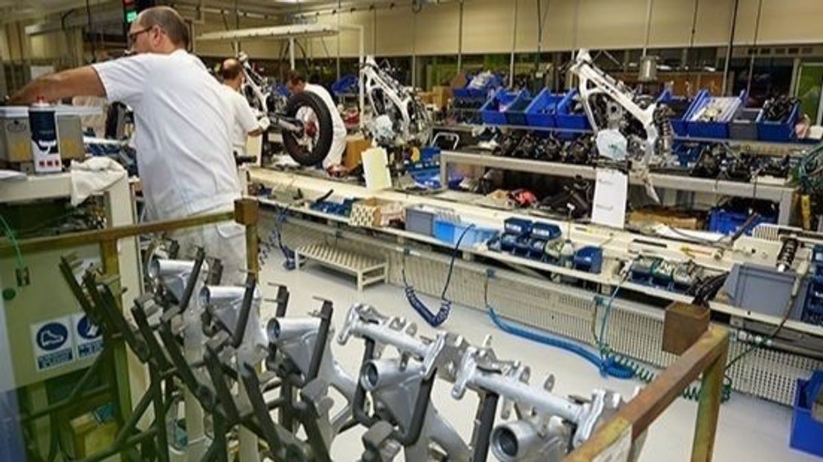 La producción de motos se ralentiza ante la falta de suministros La producción de motos se ralentiza ante la falta de suministros