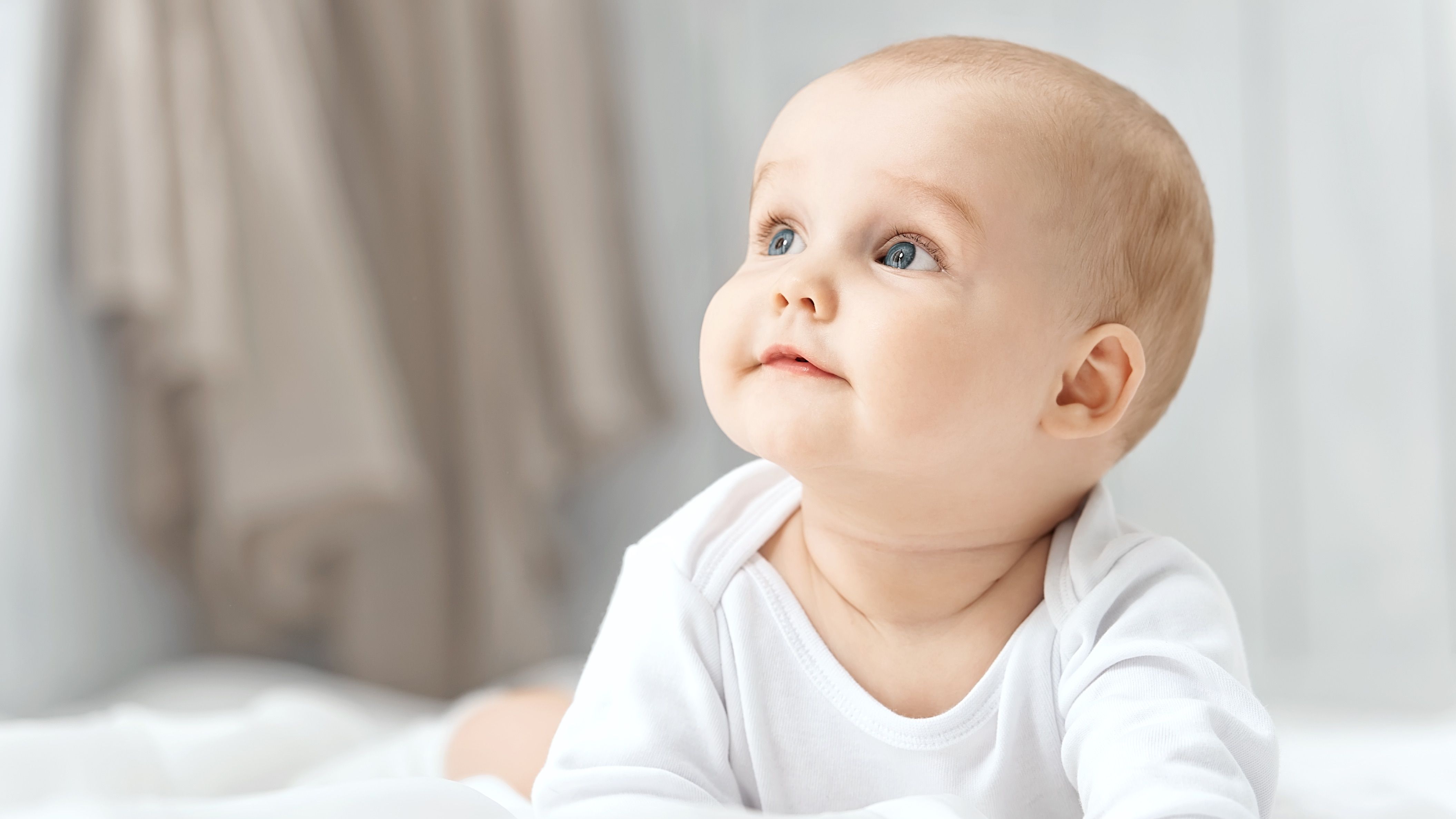 De niña serán comunes Aina y Tanit.