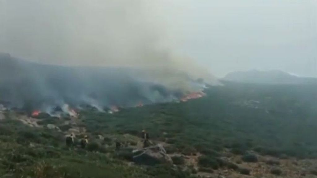 Desalojan el municipio salmantino de Monsagro por la cercanía de las llamas