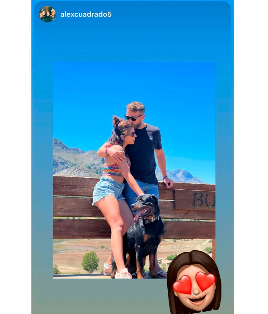 Lola posa por primera vez con su novio