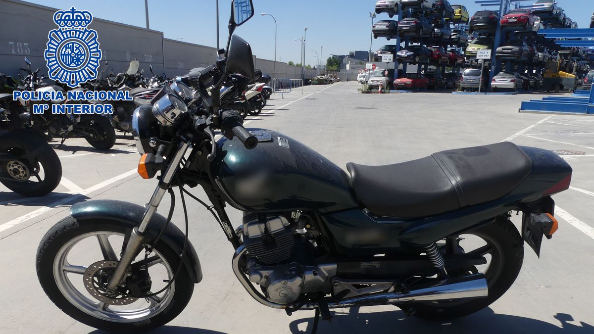 Motocicleta que utilizaba para robar teléfonos por el método del tirón Motocicleta que utilizaba para robar teléfonos por el método del tirón