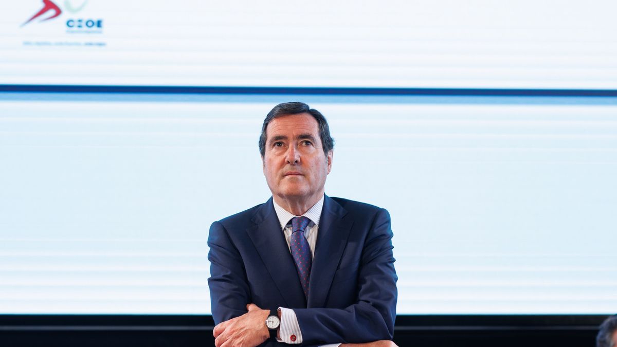 El presidente de la Confederación Española de Organizaciones Empresariales (CEOE), Antonio Garamendi, durante la Asamblea General 2022 de la Confederación Española de Organizaciones Empresariales El presidente de la Confederación Española de Organizaciones Empresariales (CEOE), Antonio Garamendi, durante la Asamblea General 2022 de la Confederación Española de Organizaciones Empresariales
