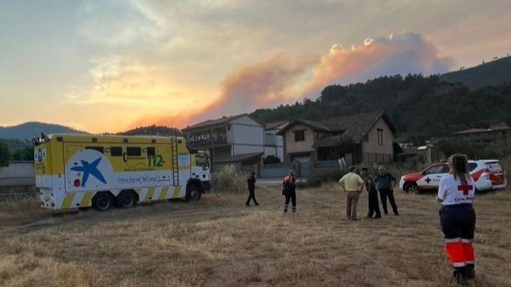 Horas decisivas en las labores de extinción de los incendios de Las Hurdes y Salamanca