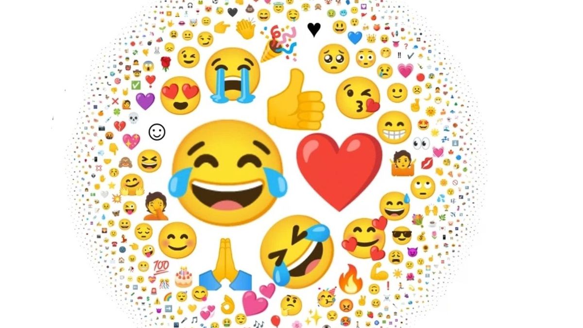WhatsApp permite utilizar cualquier emoji para reaccionar a los mensajes