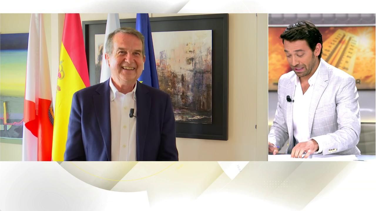 Abel Caballero, alcalde de Vigo, aclara si ya han puesto alguna multa por orinar en el mar