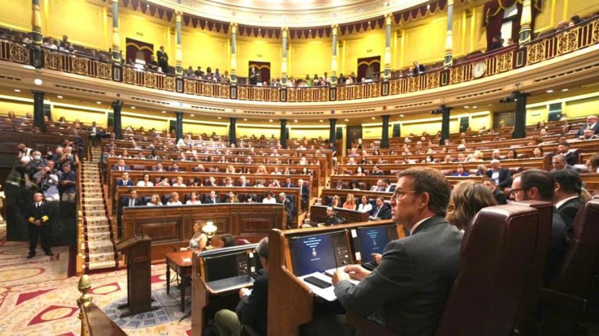 Feijóo sentado en el escaño del líder de la oposición durante el debate del estado de la nación Feijóo sentado en el escaño del líder de la oposición durante el debate del estado de la nación