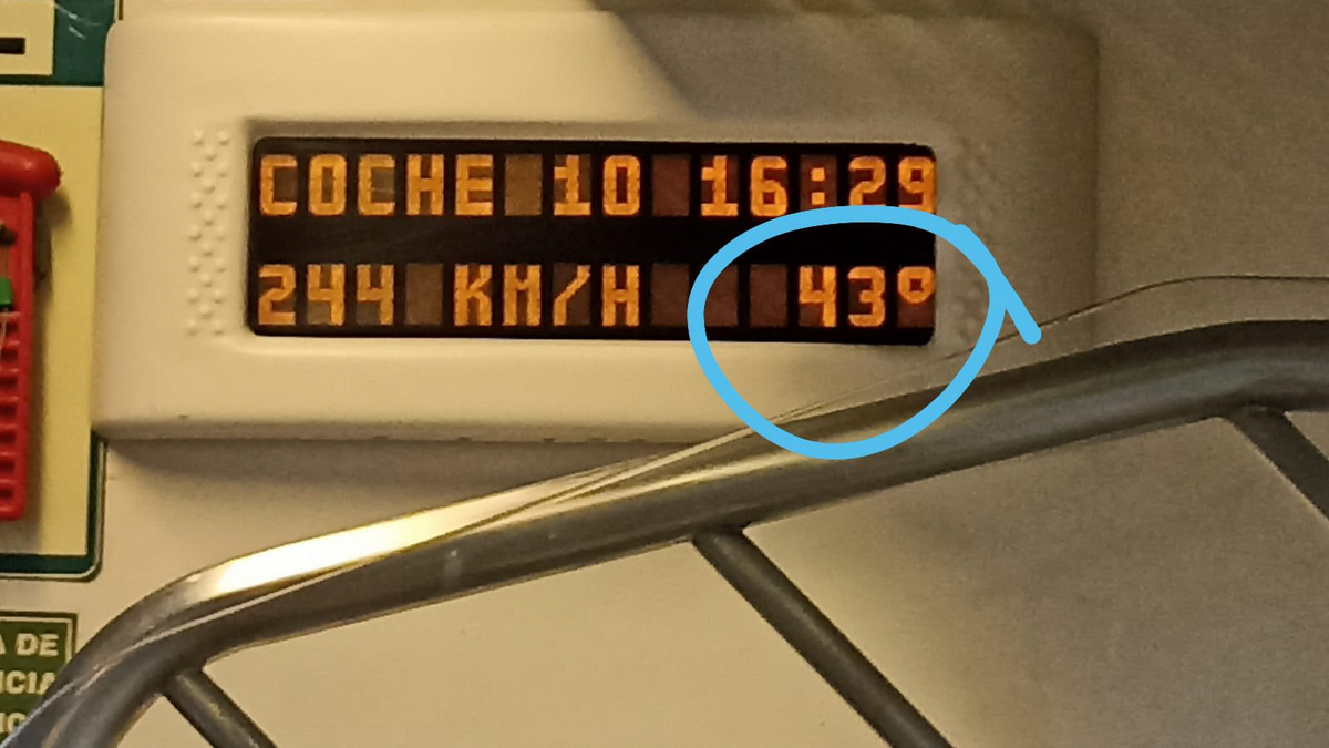 Instantánea de un tren Cádiz-Madrid de este jueves