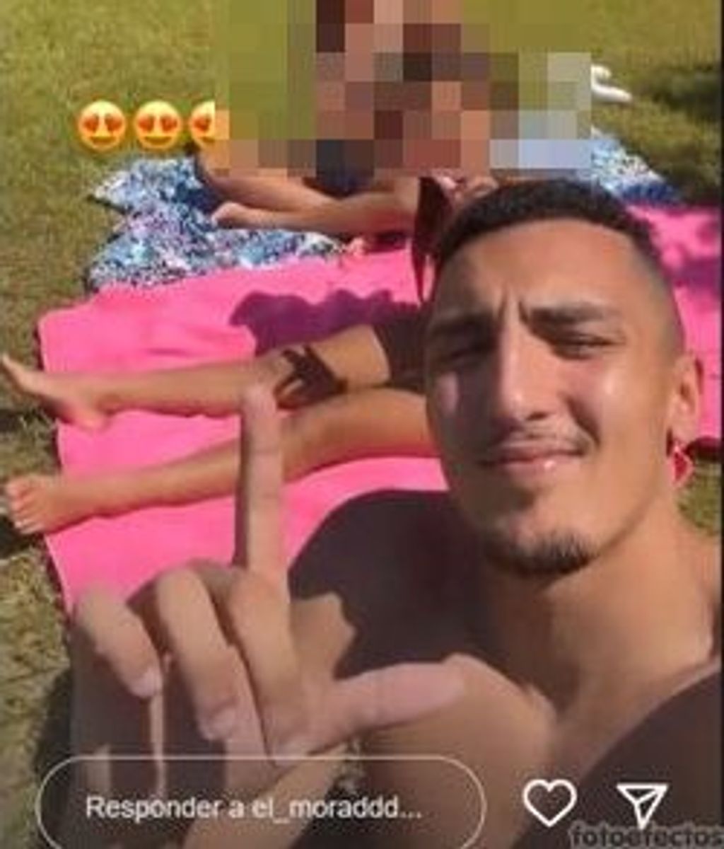 Morad en la piscina
