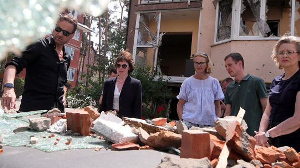 Delegación de la OSCE en su visita a las ciudades ucranianas de Bucha e Irpin Delegación de la OSCE en su visita a las ciudades ucranianas de Bucha e Irpin