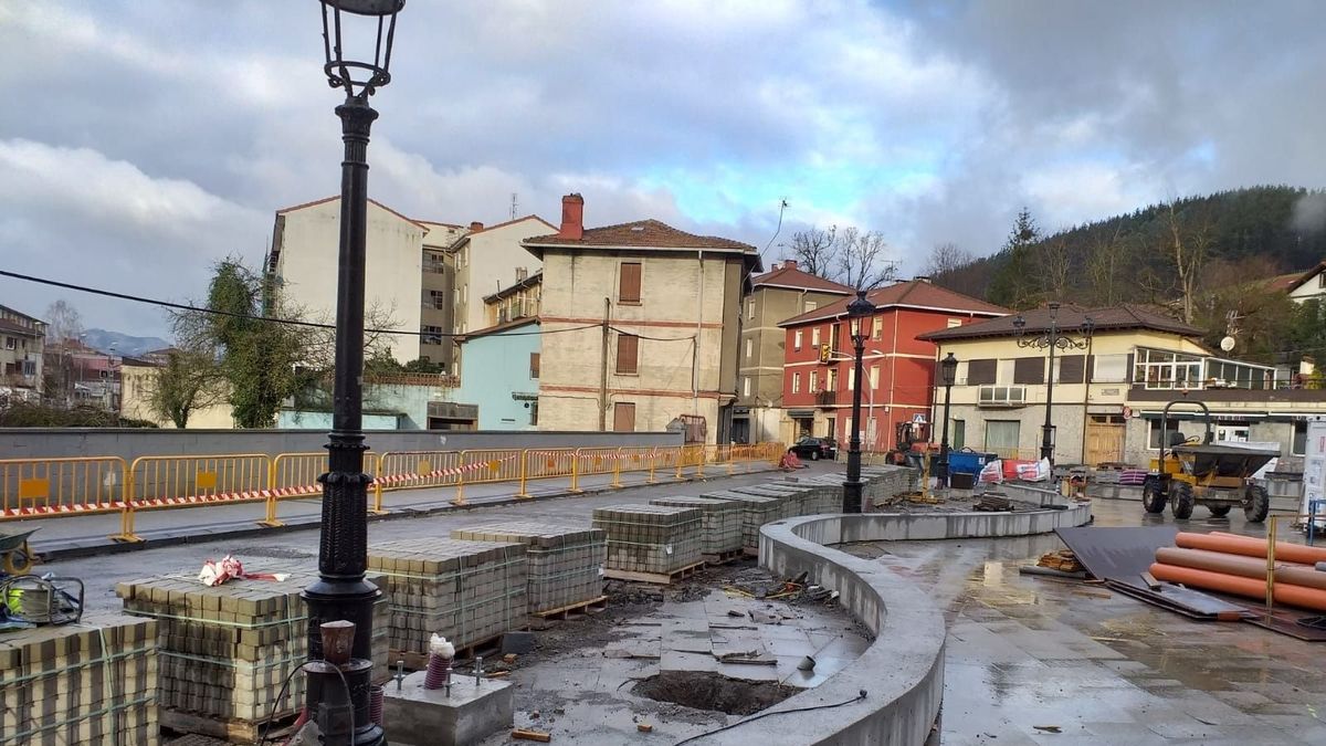 Imagen de las obras en la Plaza de Aranguren Imagen de las obras en la Plaza de Aranguren