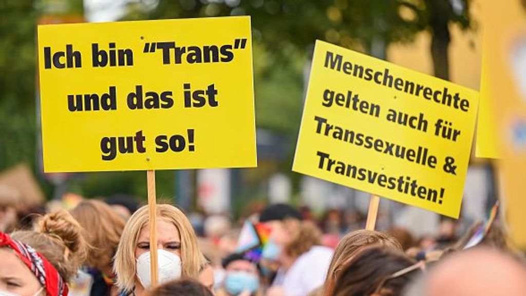 Manifestación a favor de las personas transgender en  Oldenburg, Alemania