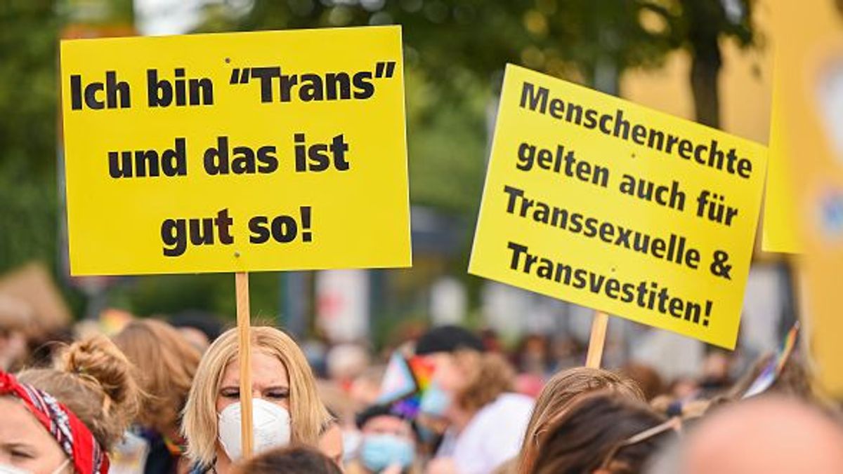 Manifestación a favor de las personas transgender en  Oldenburg, Alemania
