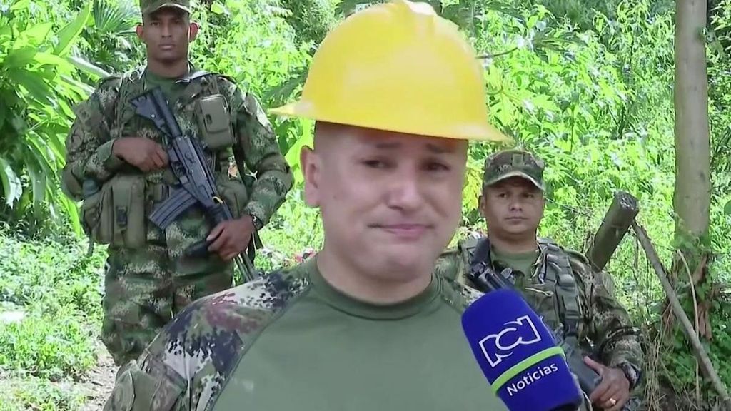 "Oí llorar al niño pero no pude salvarlo": alud en una escuela de Colombia