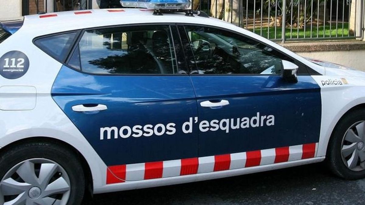 Una conductora atropella a tres peatones en Barcelona tras perder el control de su coche