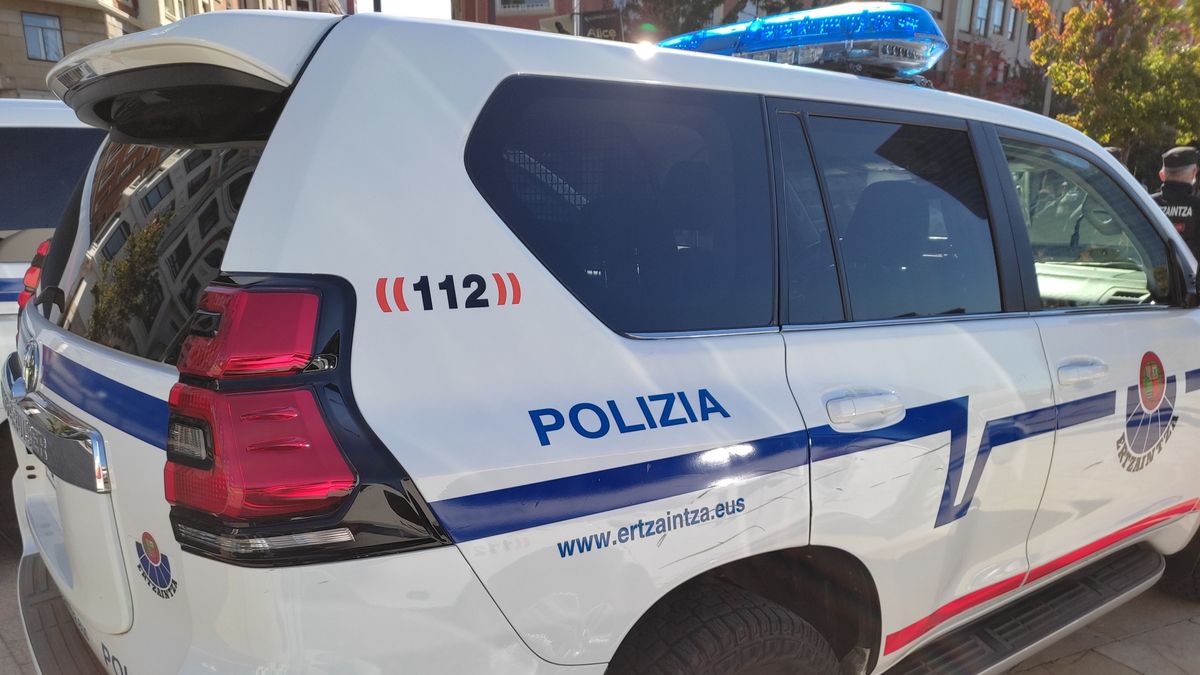 Coche patrulla de la Ertzaintza Coche patrulla de la Ertzaintza
