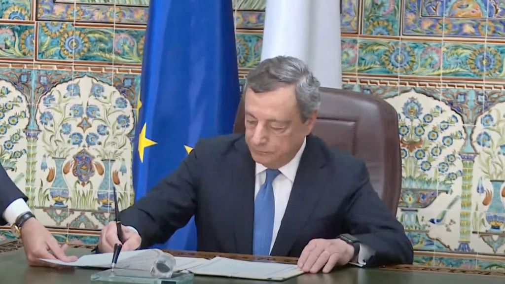 Draghi firma el acuerdo con Argelia