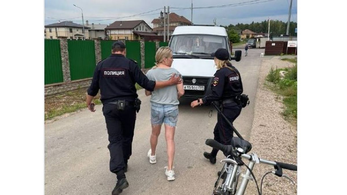 La Policía de Rusia ha detenido a la periodista Marina Ovsyannikova,