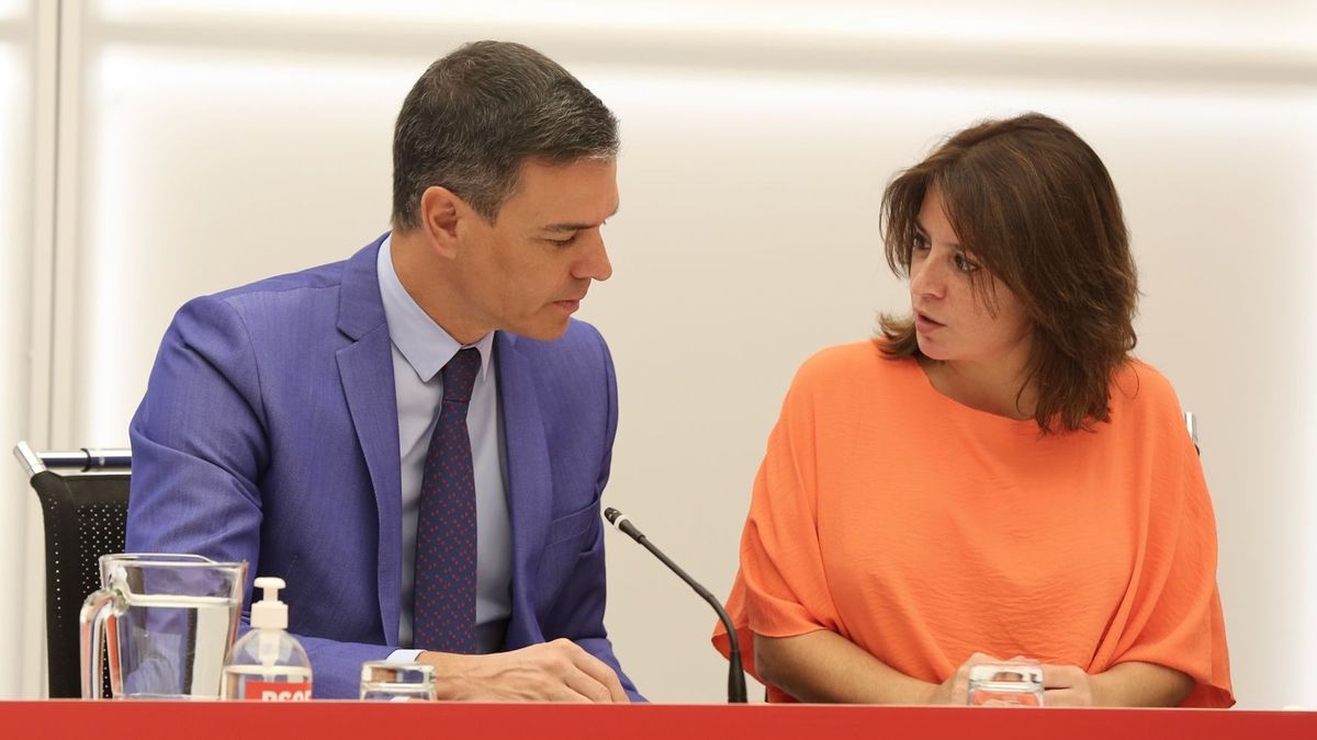 Pedro Sánchez elogia a Adriana Lastra