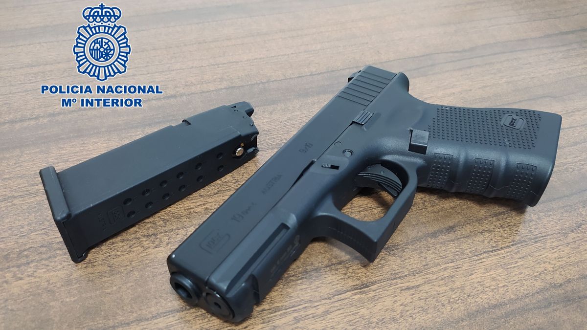 Pistola detonadora incautada en otra operación policial Pistola detonadora incautada en otra operación policial
