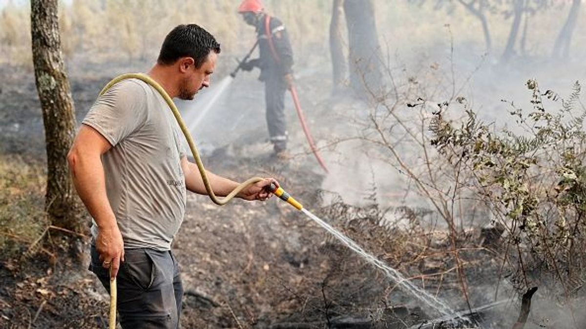 Bomberos en Louchats, Francia Bomberos en Louchats, Francia
