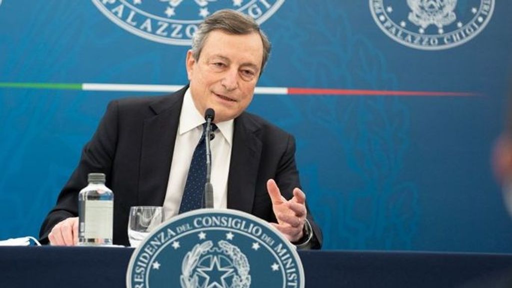 El primer ministro italiano Mario Draghi afila su importante discurso de mañana ante las cámaras