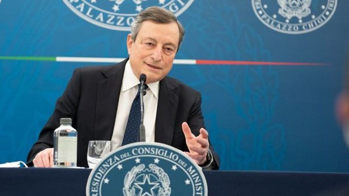 El primer ministro italiano Mario Draghi afila su importante discurso de mañana ante las cámaras