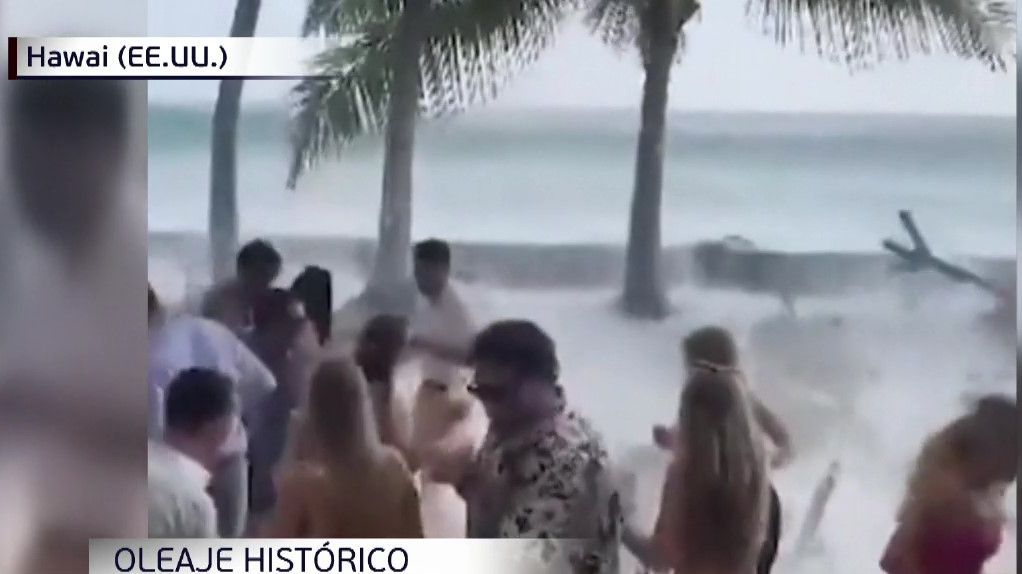Enormes olas de 7 metros en Hawái por el cambio climático