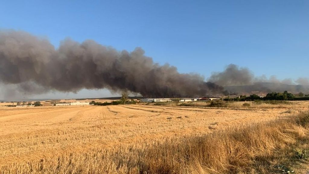 Perimetrados los incendios de Torrecilla sobre Alesanco (La Rioja) y Badarán y controlado el de Logroño