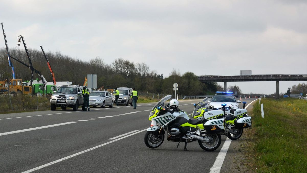 Imagen de un control de la Guardia Civil de Lugo. Imagen de un control de la Guardia Civil de Lugo.