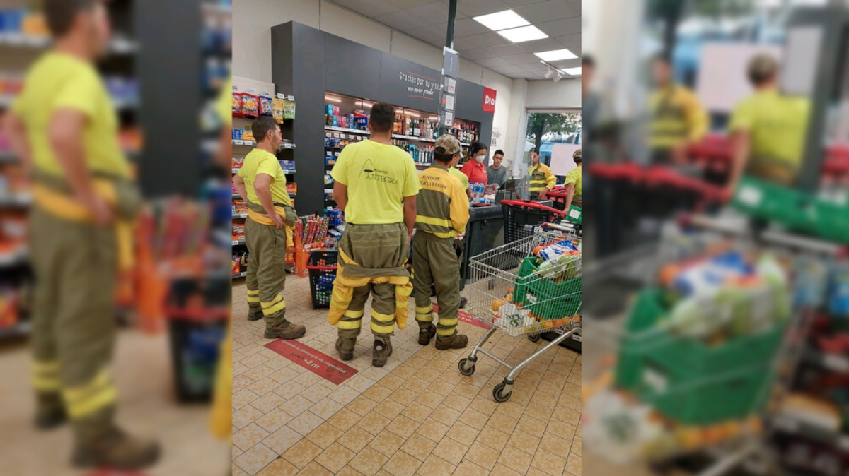 La cajera que pagó la compra de unos brigadistas La cajera que pagó la compra de unos brigadistas