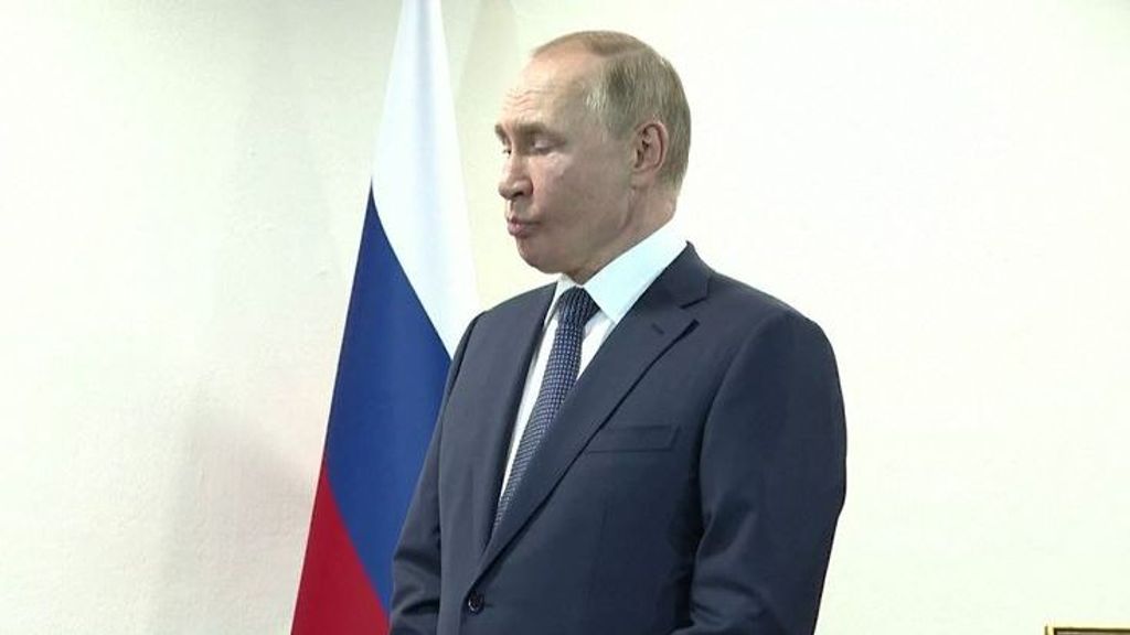 Las caras de Vladímir Putin por tener que esperar al presidente turco