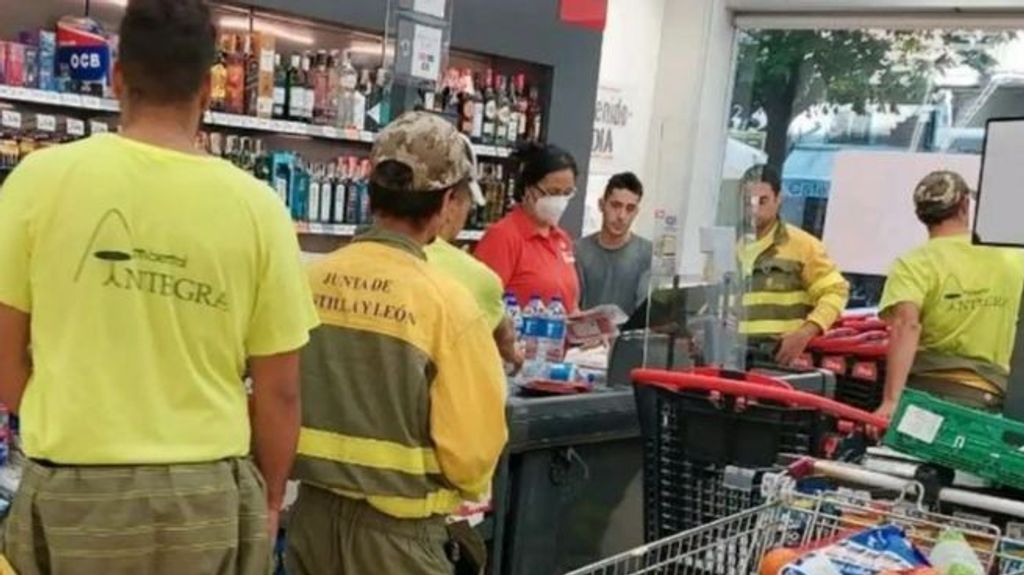 Mayte Velasco, la cajera que pagó la compra a unos brigadistas en Zamora: "Era mi única forma de ayudar"