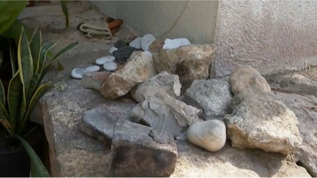 Piedras que les lanza