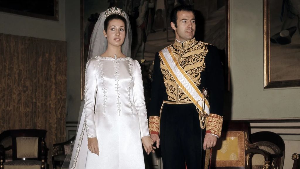 Se casó con Alfonso de Borbón.