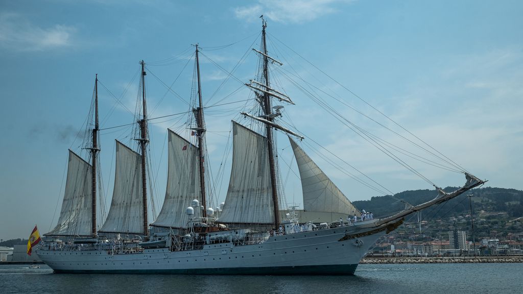 El buque llega a Marín (Pontevedra).