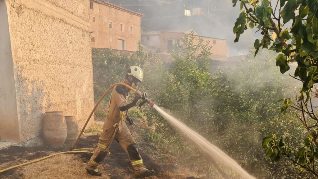 EuropaPress 4584067 bomberos diputacion zaragoza actuan incendio ateca zaragoza