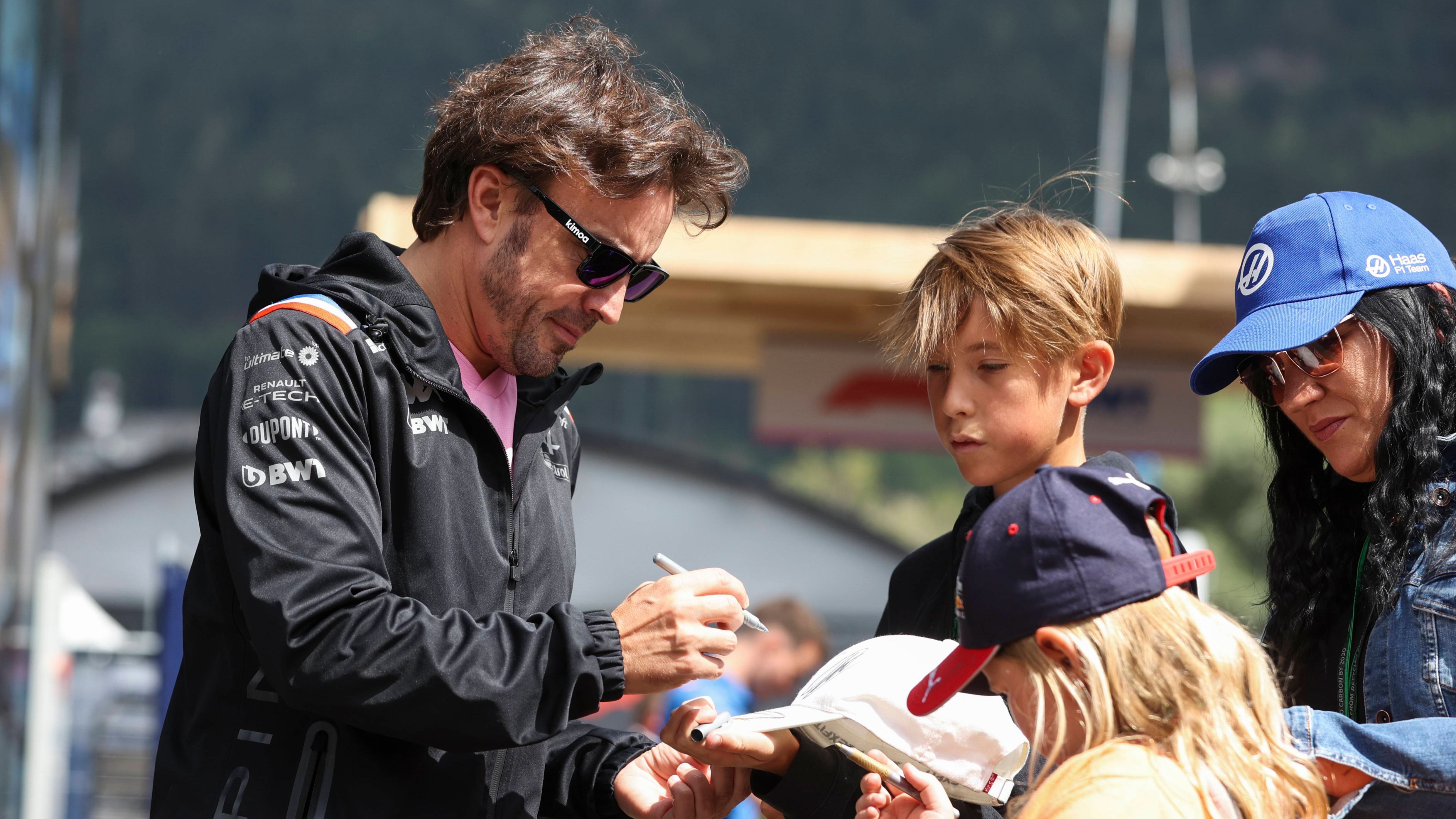 Fernando Alonso y la nueva generación de aficionados de la Fórmula 1: "No entienden mucho" Fernando Alonso y la nueva generación de aficionados de la Fórmula 1: "No entienden mucho"