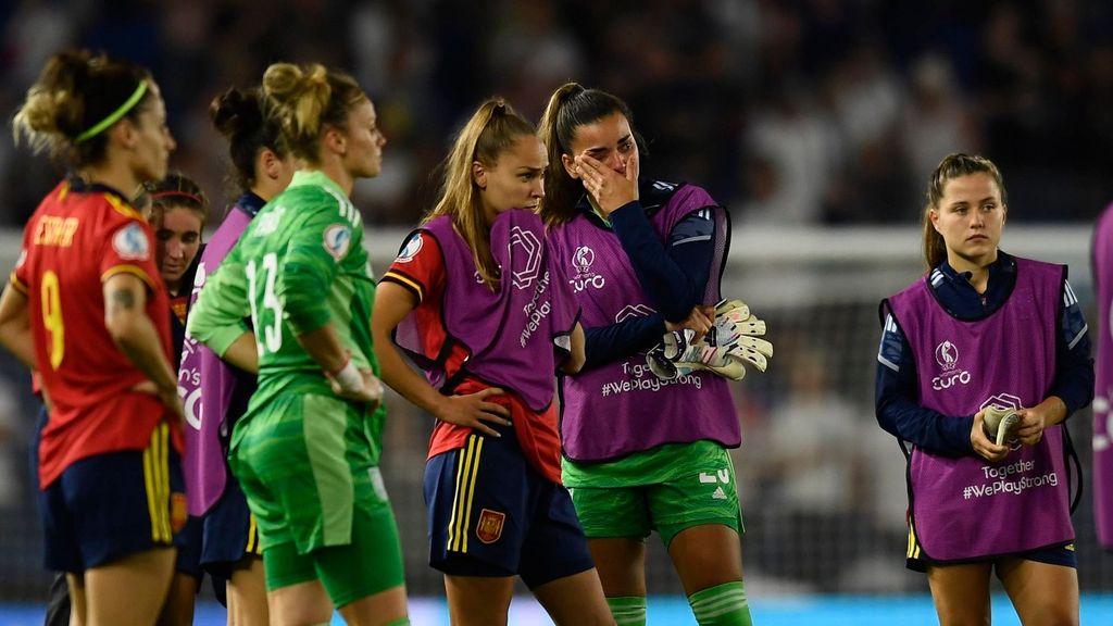 Las jugadoras de España claman contra la árbitra por su error: "Si digo lo que pienso igual me sancionan"