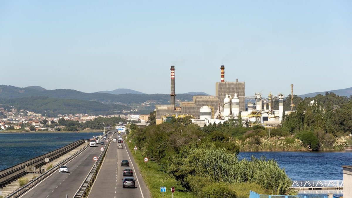 Instalaciones de Ence en la ría de Pontevedra. Instalaciones de Ence en la ría de Pontevedra.